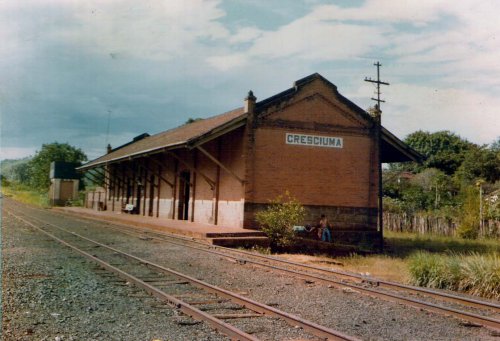 Estação de Cresciuma, ainda com trilhos, em 1979
